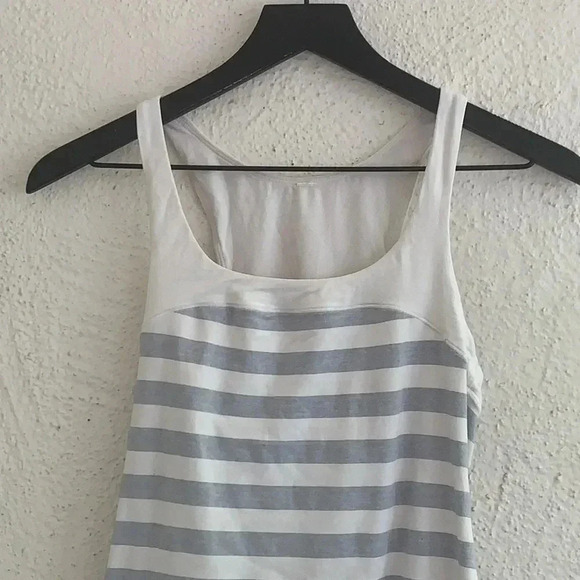 Lululemon Cream Gray Striped Yoga Tank Top Size 4 - Picture 3 of 9